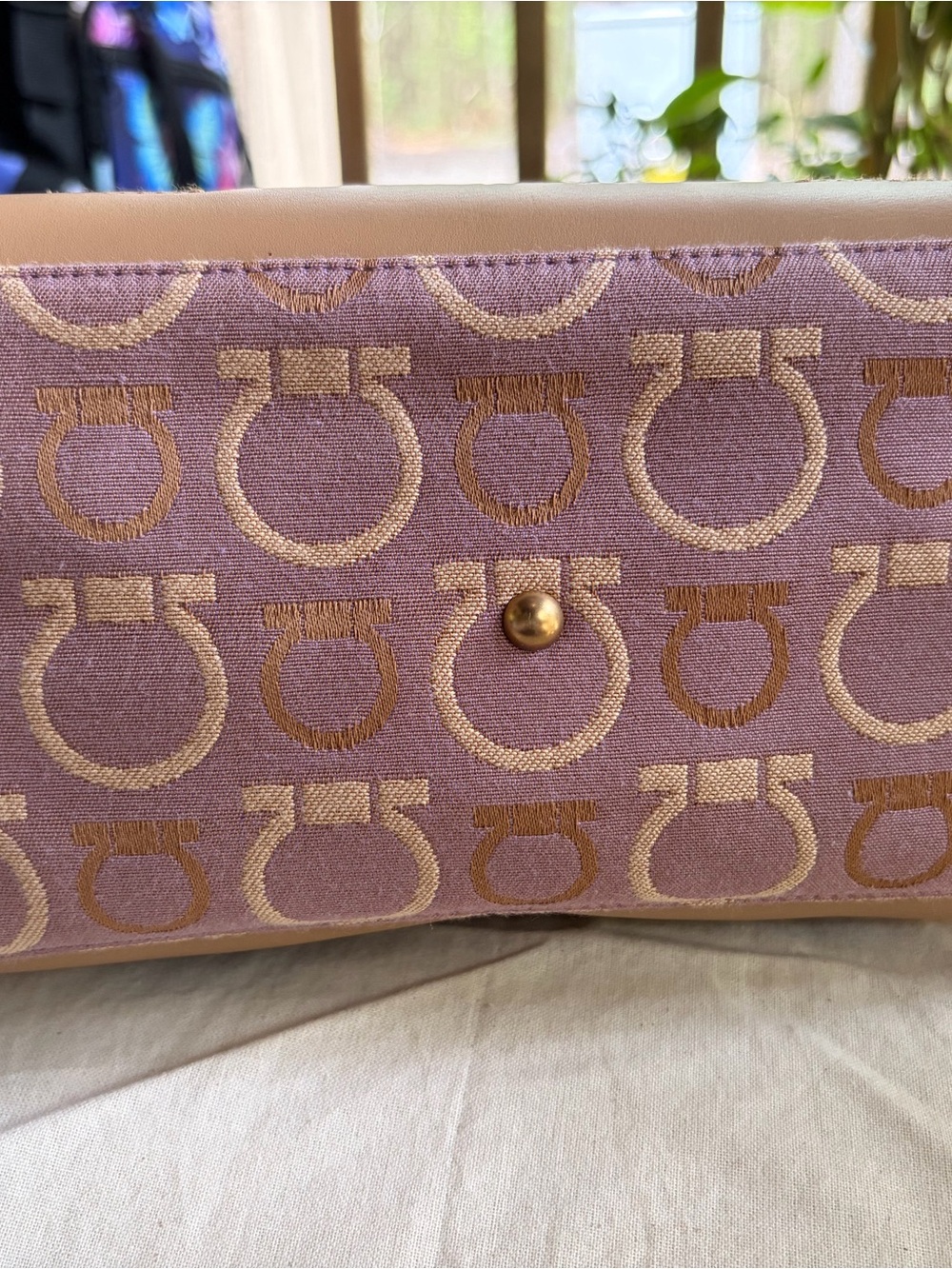 Rare Salvatore Ferragamo Lilac and Tan Gancini Logo Tote - Picture 5 of 14